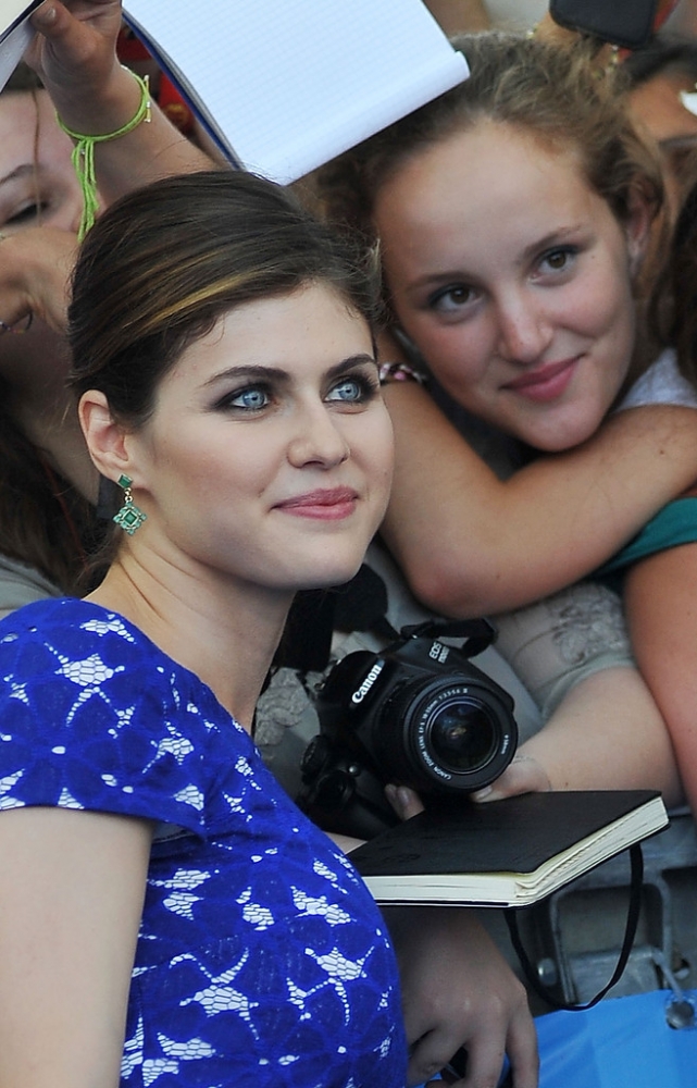 alexandra_2013_giffoni_film_festival_blue_carpet_06.jpg