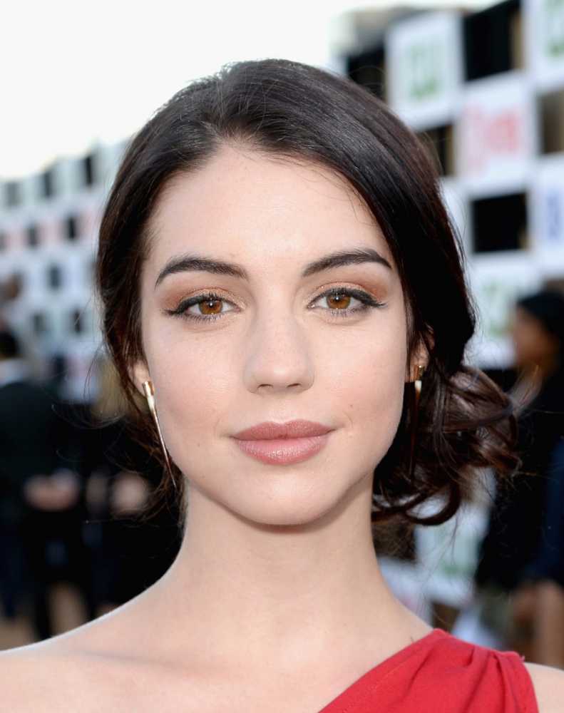 adelaide_kane_2013_july_29_cw_cbs_showtime_tca_party_in_la_02.jpg