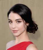 adelaide_kane_2013_july_29_cw_cbs_showtime_tca_party_in_la_01.jpg