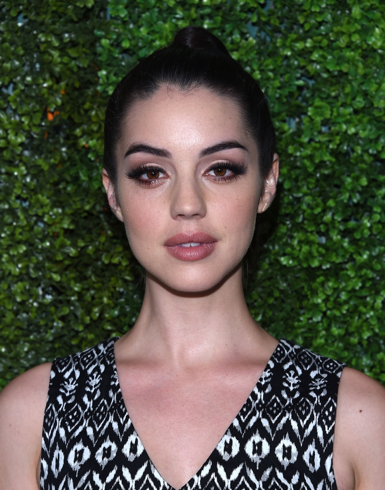 adelaide_kane_2016_june_2_4th_annual_cbs_television_studios_summer_soiree_in_west_hollywood_03.jpg